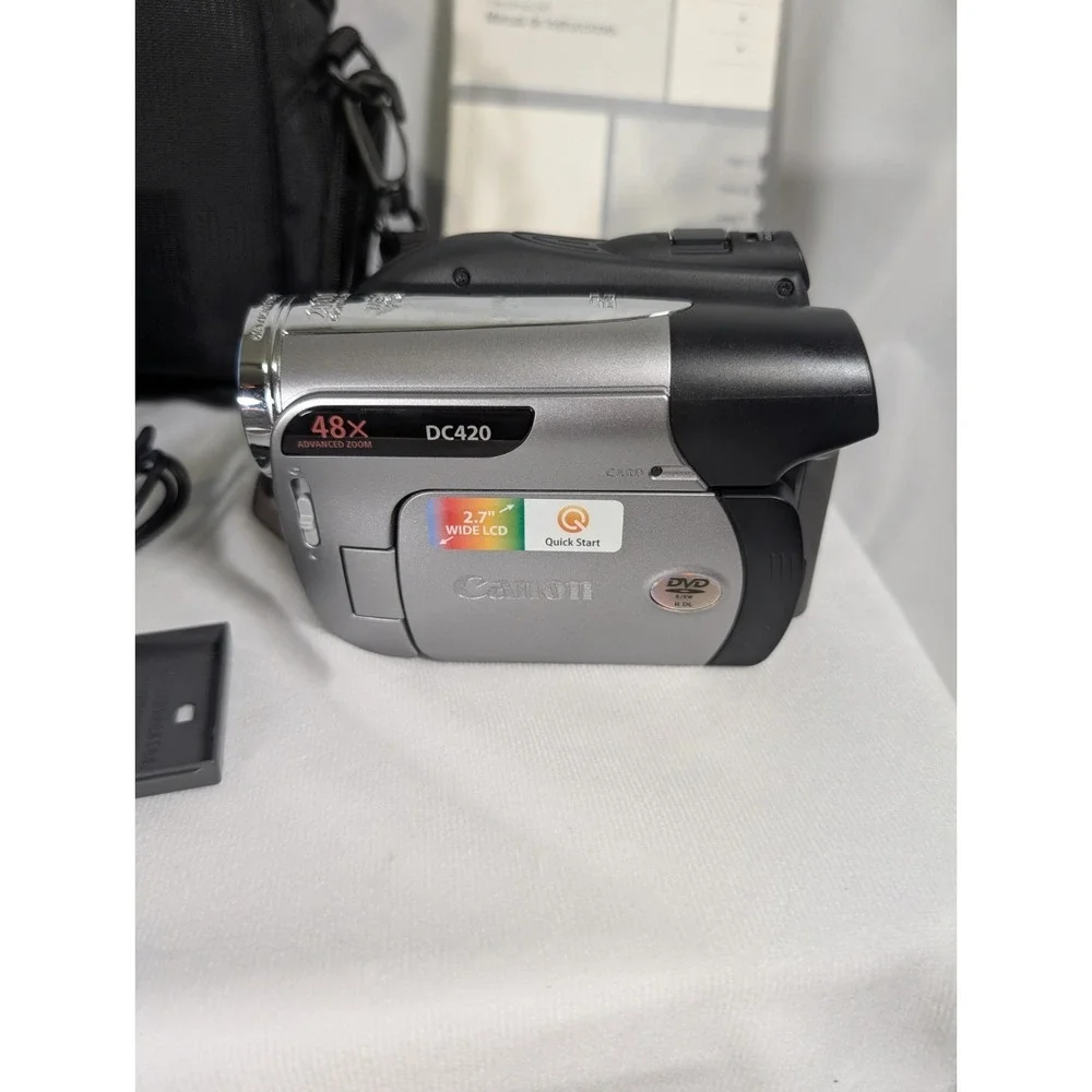 Canon DC420 DVD Camcorder Video Camera with Extras